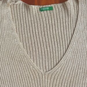United Colors Of Benetton Women's Tan V-Neck Sweater